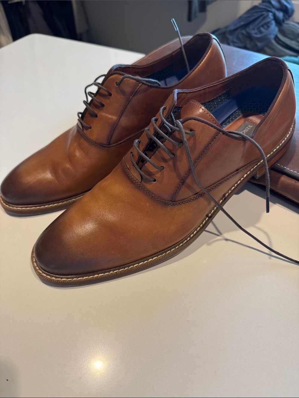 Vince Camino men’s leather Oxford dress shoes in a rich cognac brown size13